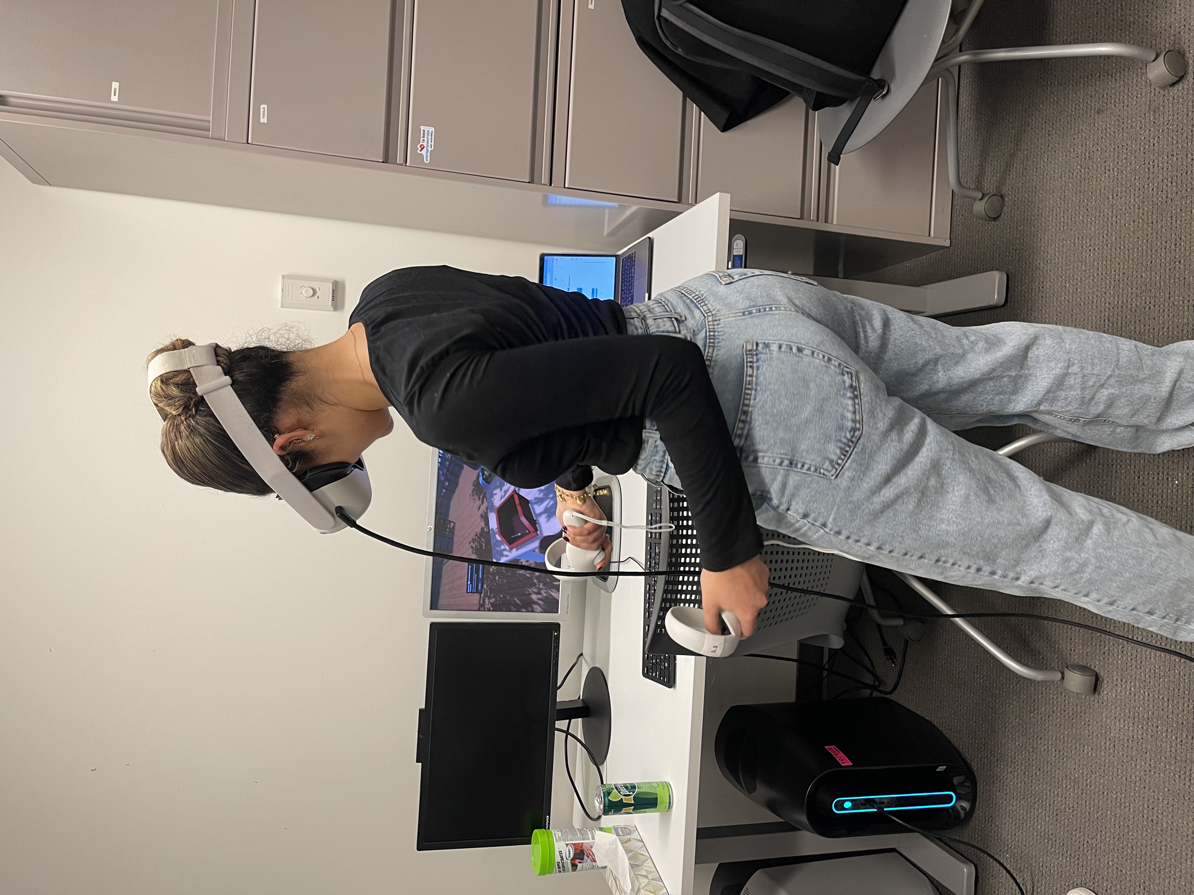 Maivel using VR equipment